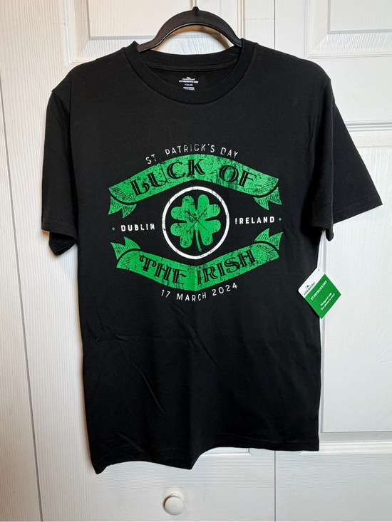 Way To Celebrate Tops - NWT St. Patrick’s Day Luck of the Irish Graphic Tee Black Small